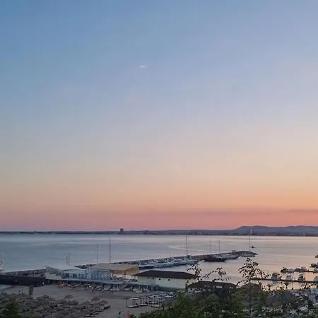 Studio Marina View